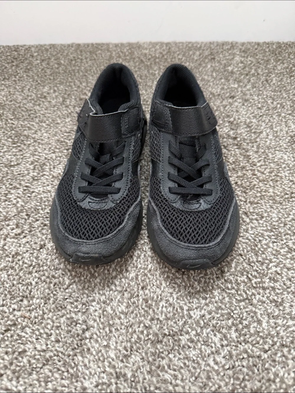 Nike Air Max - size 2Y - Picture 2 of 6